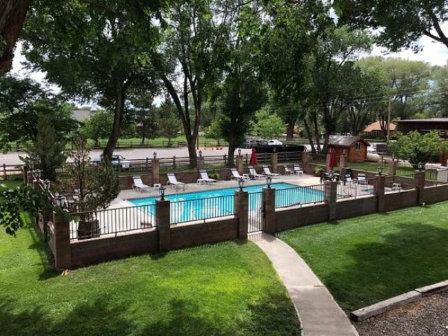 Austin'S Chuckwagon Motel Torrey Exterior photo